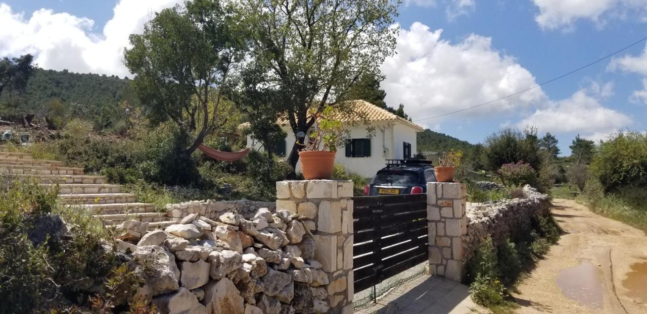 Ferienwohnung Dorinda Agia Marina  Exterior foto